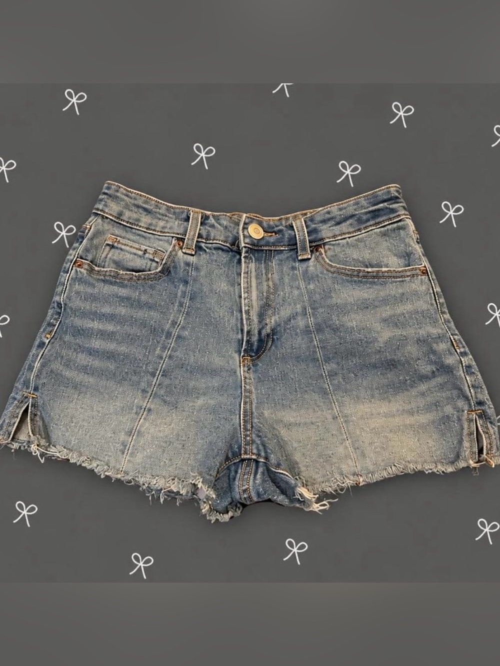 Women’s High-Rise Light Wash Denim Shorts